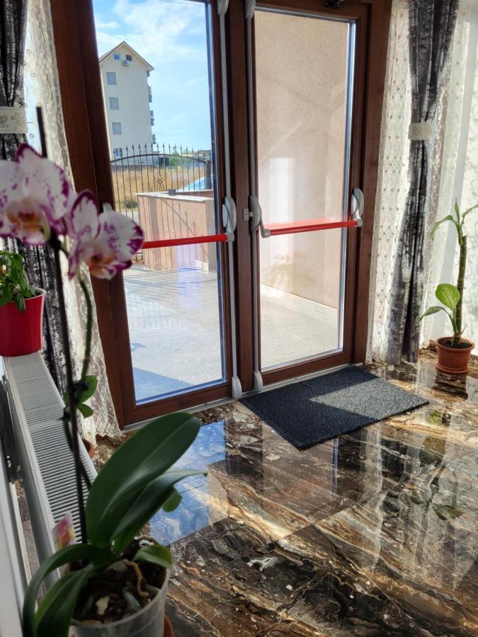Hotel Damar Костинещи Екстериор снимка