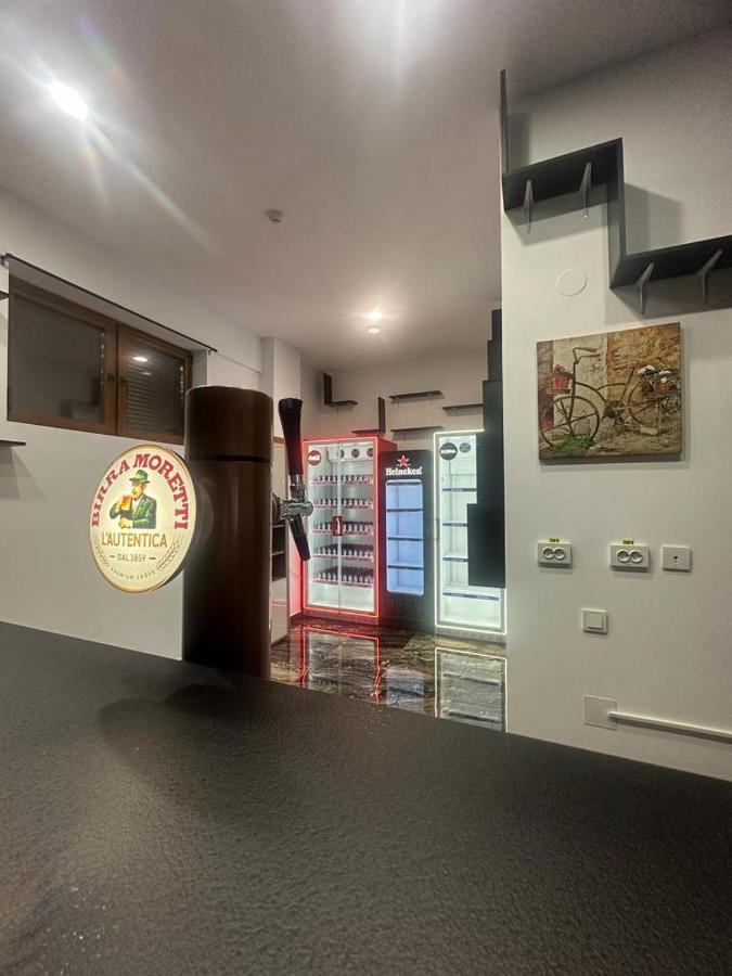 Hotel Damar Костинещи Екстериор снимка