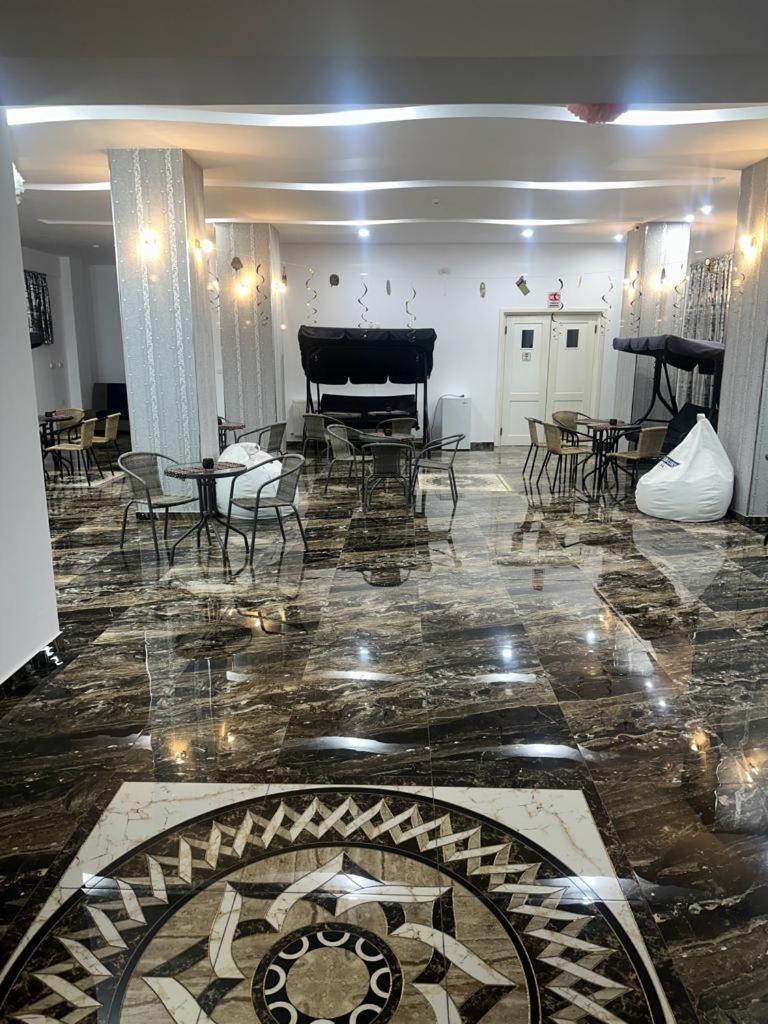 Hotel Damar Костинещи Екстериор снимка