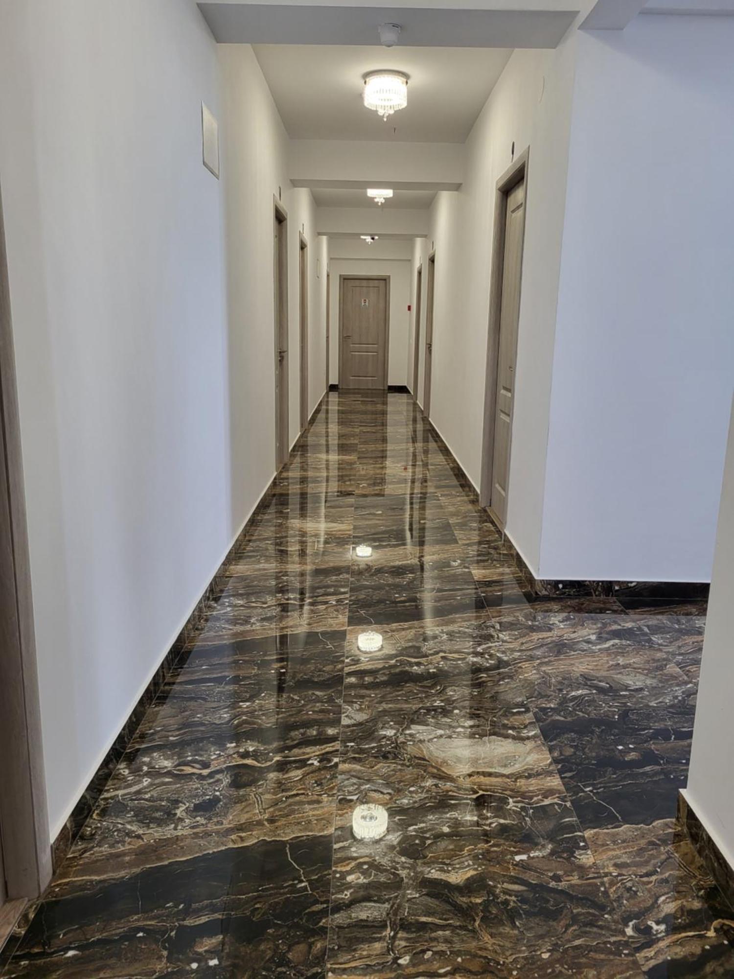 Hotel Damar Костинещи Екстериор снимка