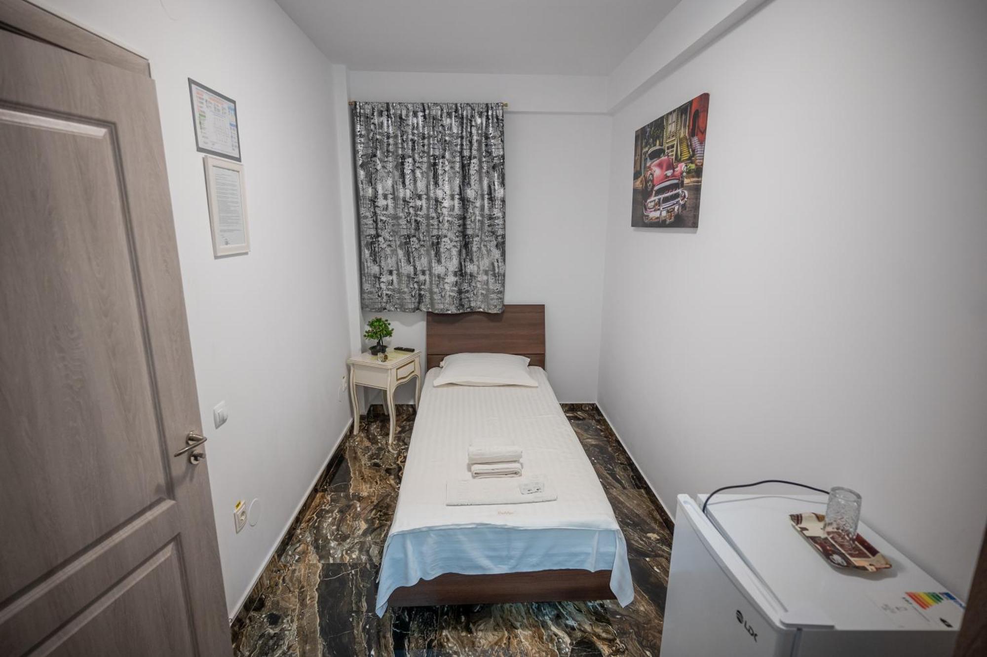 Hotel Damar Костинещи Екстериор снимка