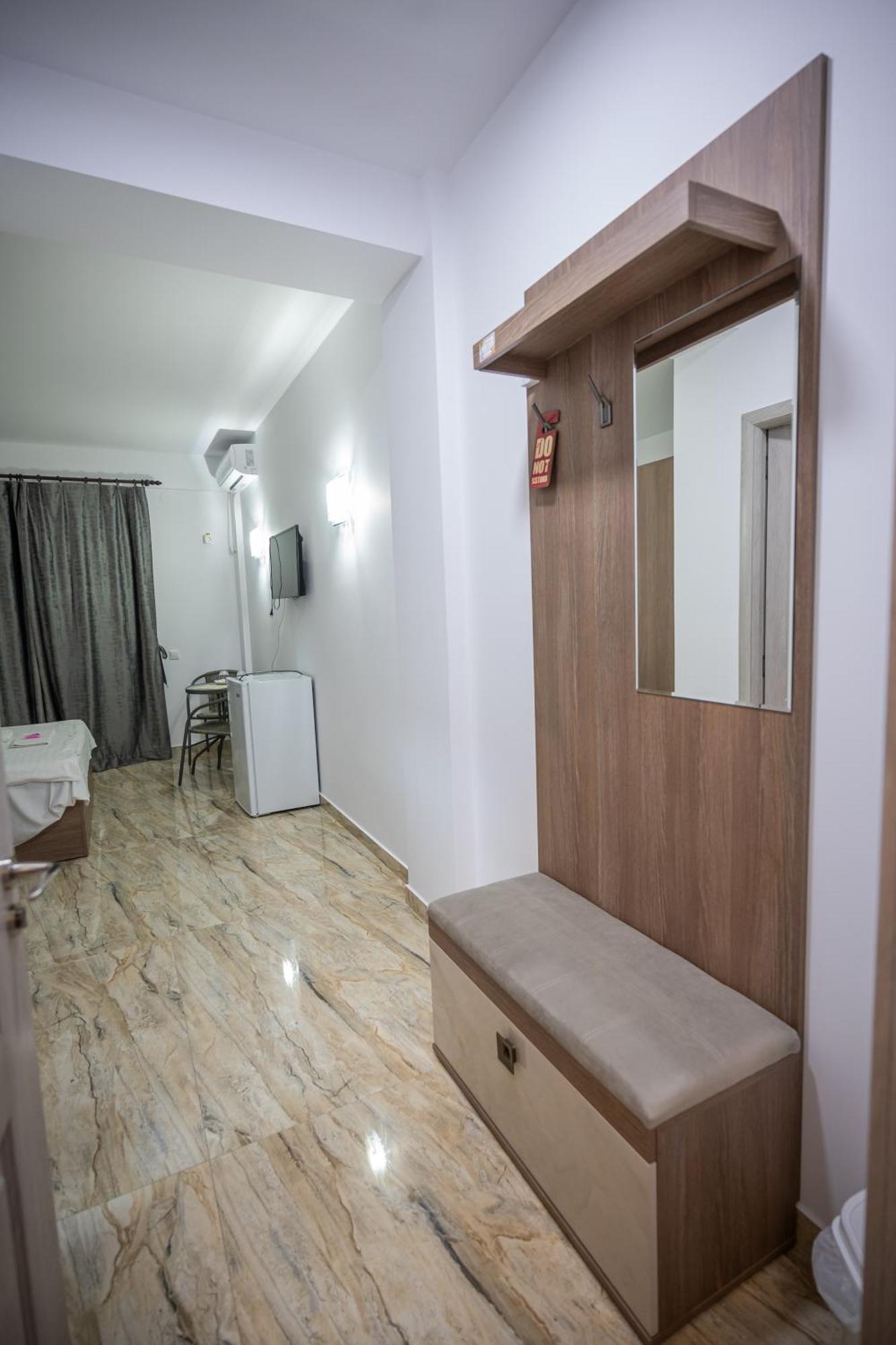 Hotel Damar Костинещи Екстериор снимка