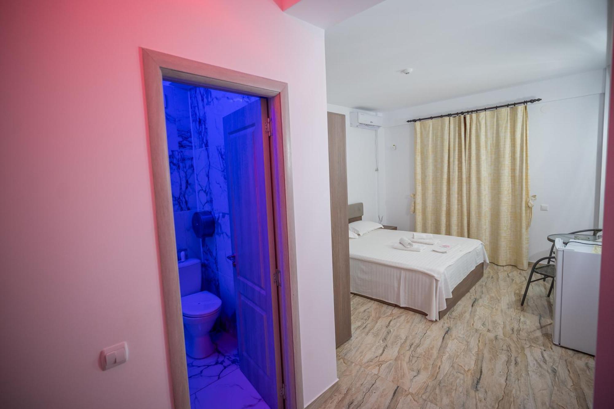 Hotel Damar Костинещи Екстериор снимка