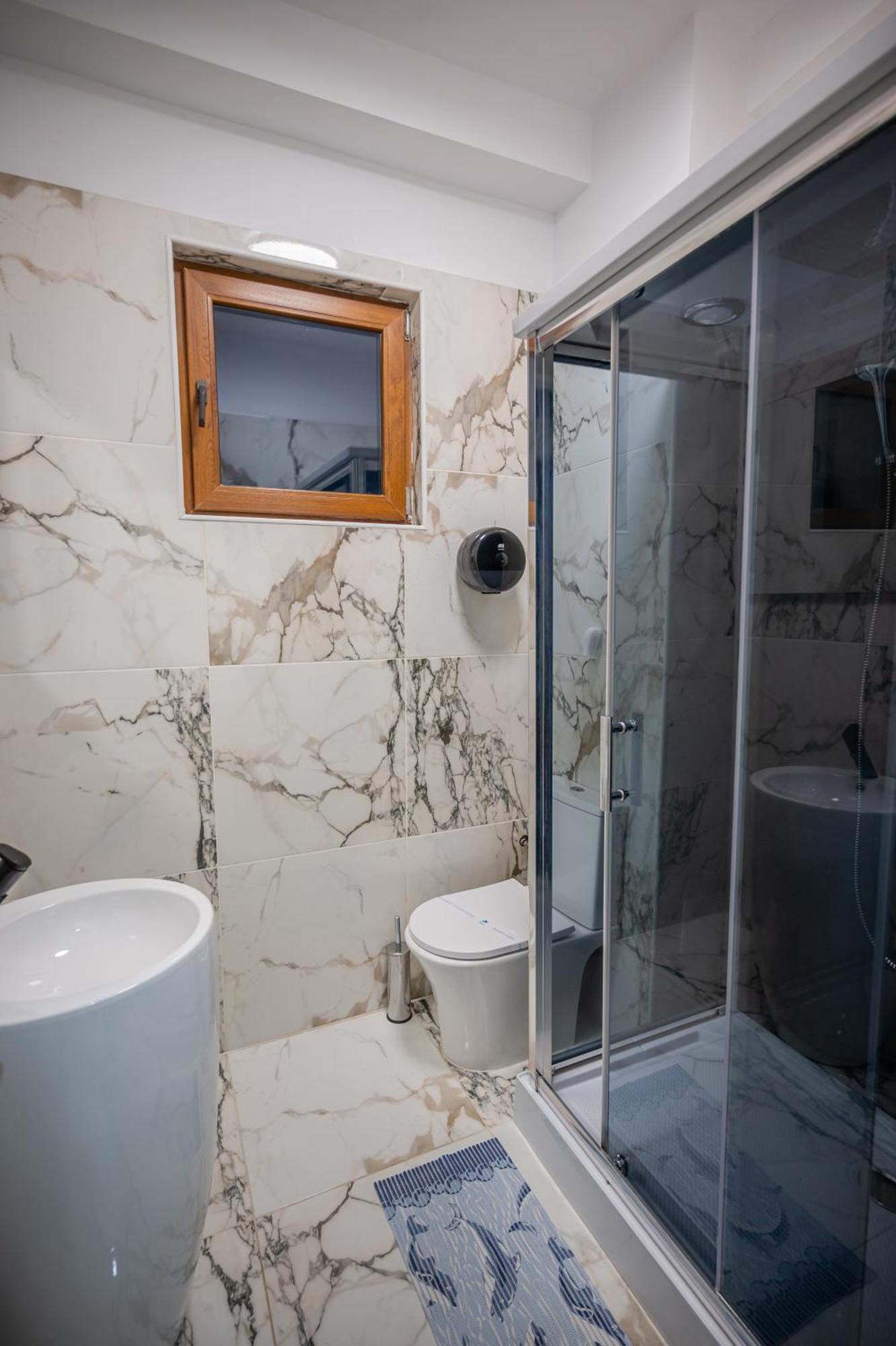 Hotel Damar Костинещи Екстериор снимка