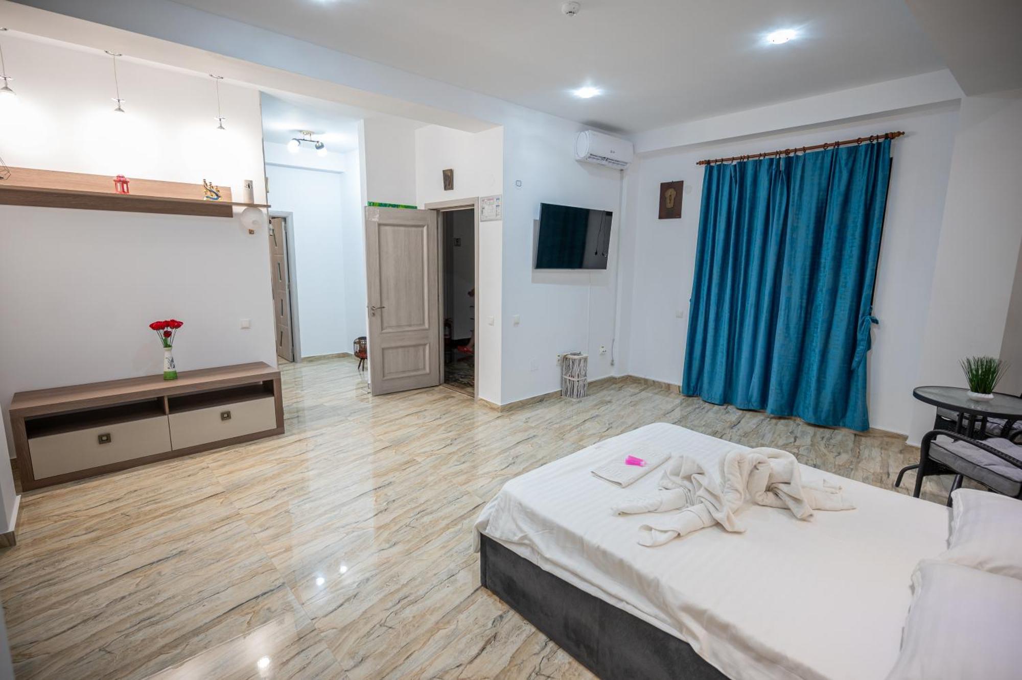 Hotel Damar Костинещи Екстериор снимка