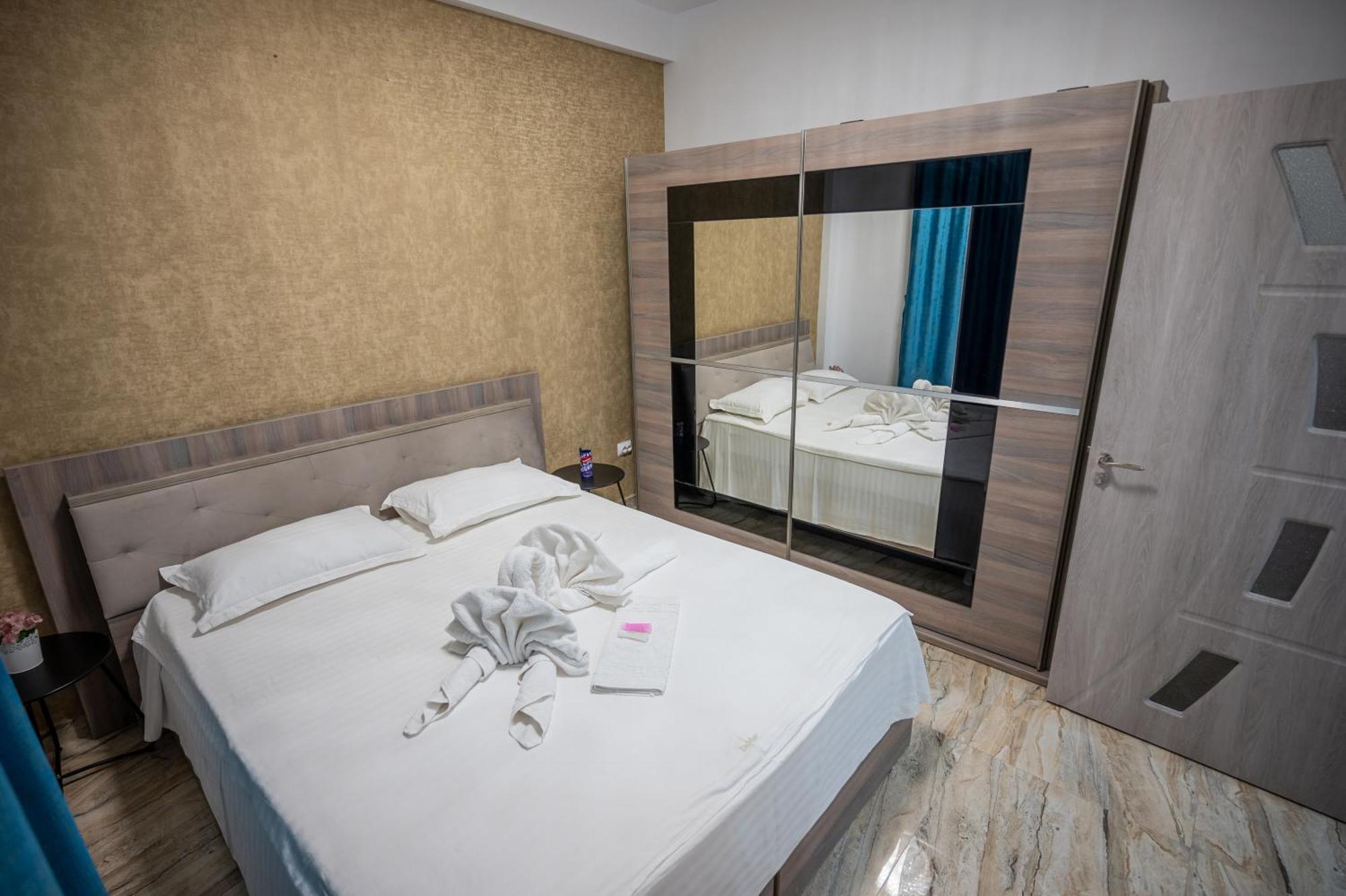 Hotel Damar Костинещи Екстериор снимка